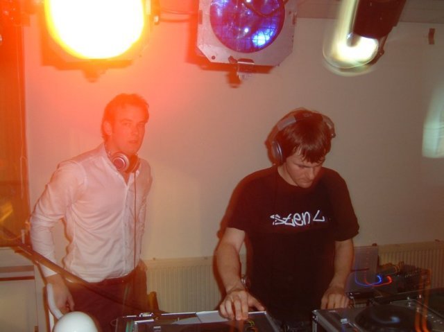 dystorsionstenl11112006.jpg